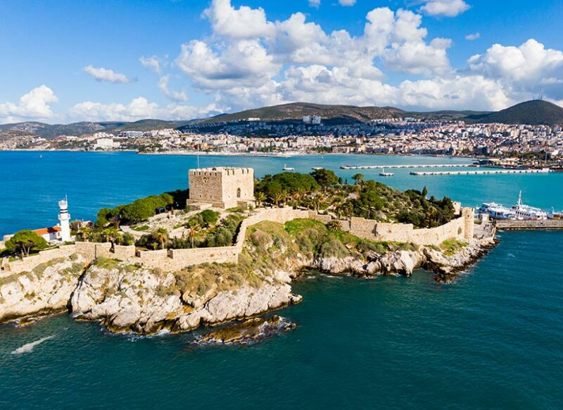 güvercinada plajı kuşadası